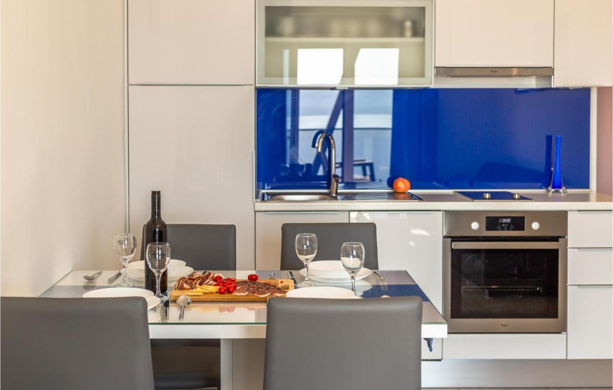 Kutleša Amazing Apartment In Medici With Kitchen מראה חיצוני תמונה
