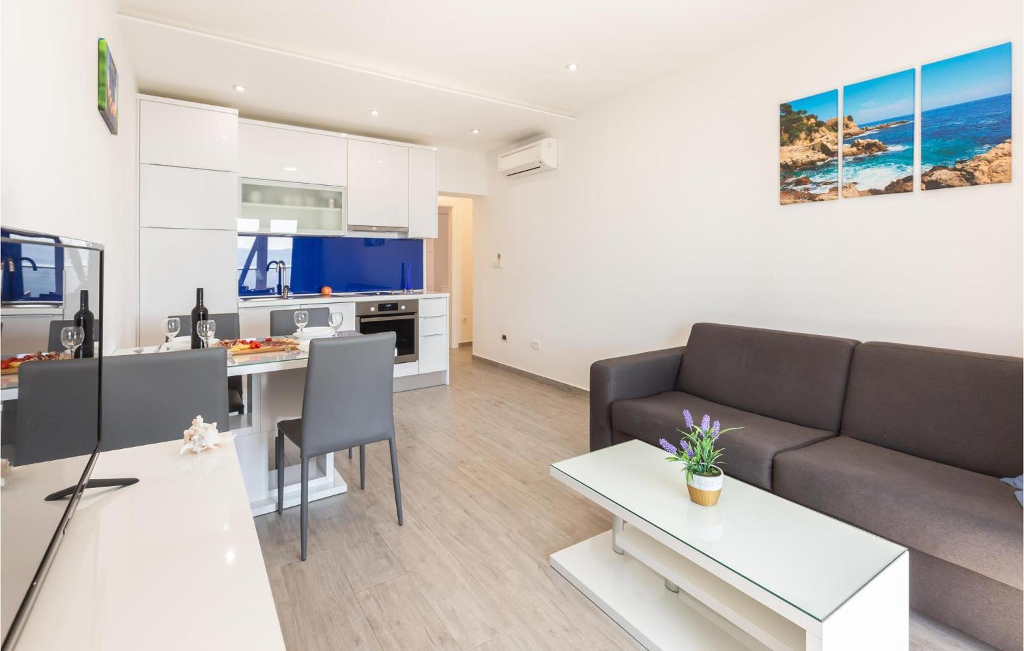 Kutleša Amazing Apartment In Medici With Kitchen מראה חיצוני תמונה