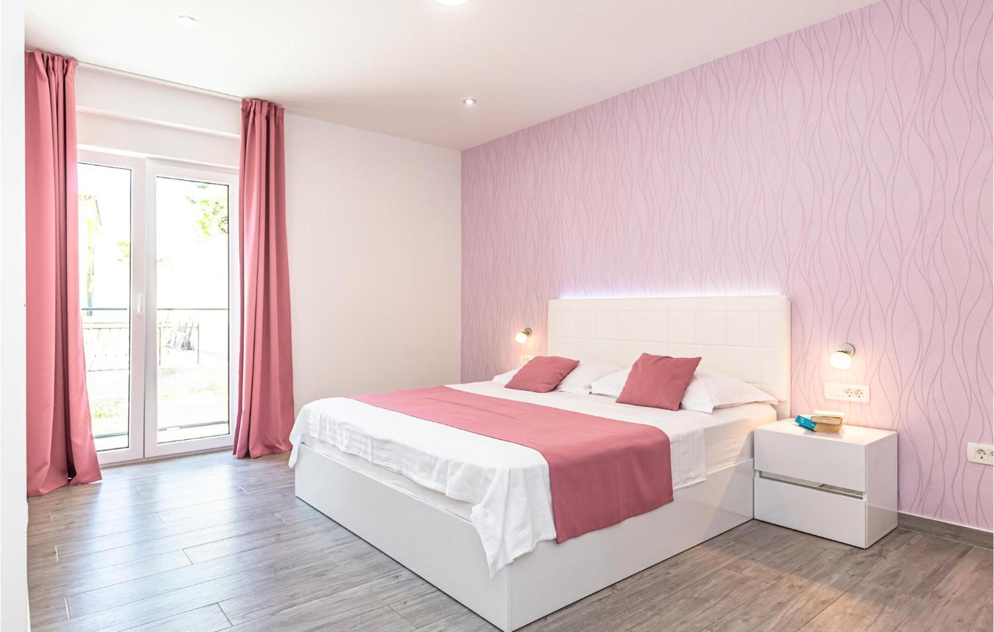 Kutleša Amazing Apartment In Medici With Kitchen מראה חיצוני תמונה
